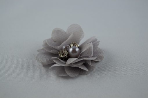 Stoffblume Ø50 mm mit Perlen Grau